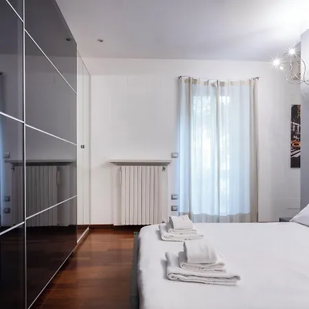 Apartment Italianway - Cagnola 4 *